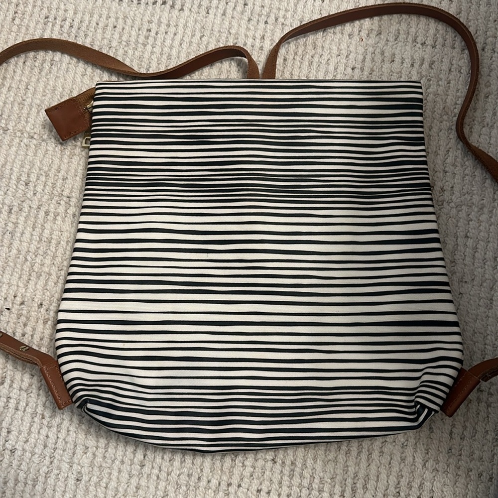 KESTREL Leather flap Backpack - Picture 2 of 9